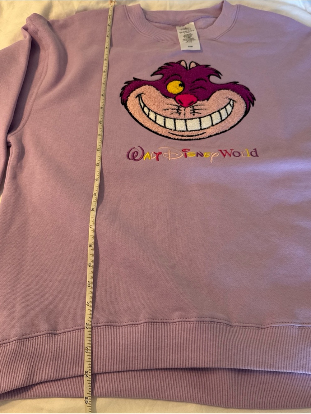 2025 Disney Parks Cheshire Cat Alice in Wonderland Sweatshirt WDW Size XS NWT - Picture 4 of 6